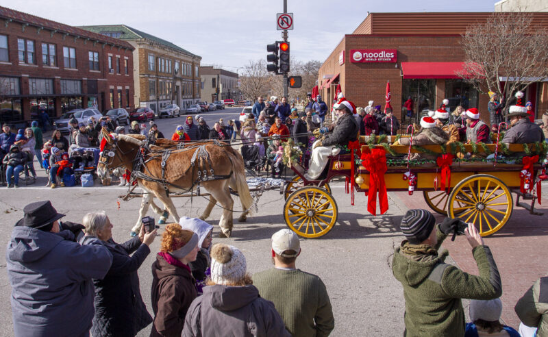 PHOTOS: Old-Fashioned Christmas Parade 2022 rolls through downtown ...
